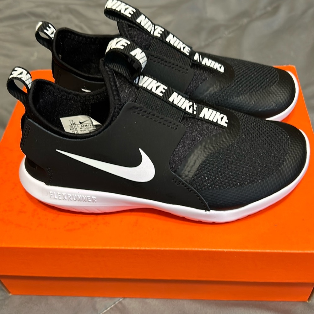 Barely Worn Little Boys Nike Flex Runners Size 13c